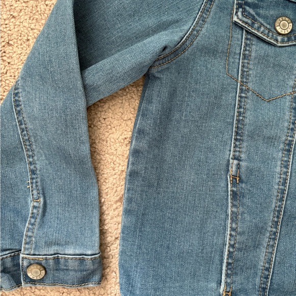 Looney Tunes Tweety “That’s All Folks!” Denim Jacket Size L (10/12) - Picture 3 of 9